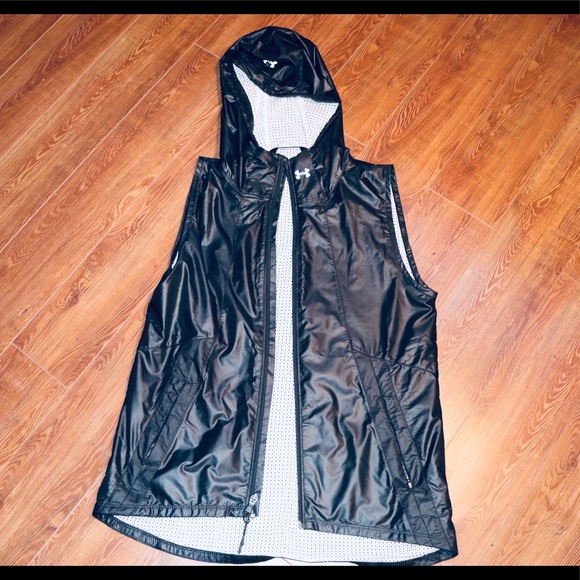 Under Armour Black Vest - Picture 3 of 7